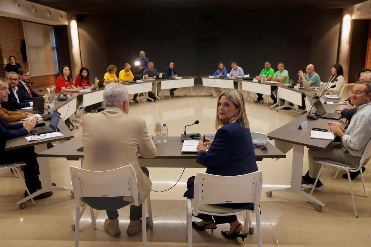 Inicio de la reunión entrte sindicatos educativos y Consellería