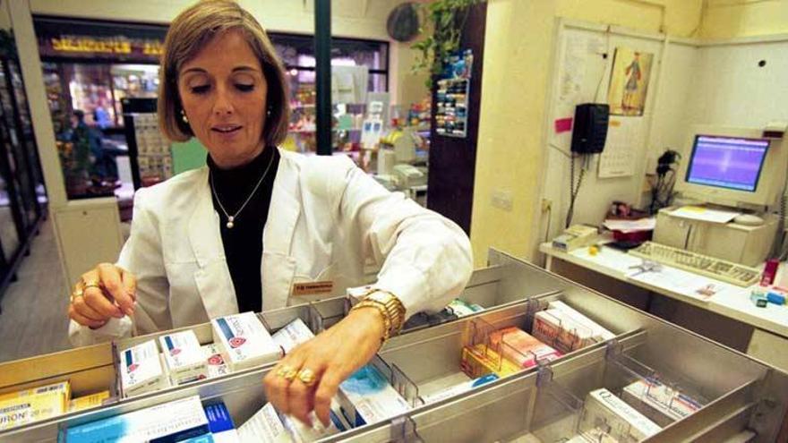 Un problema informático colapsa las farmacias y los centros de salud