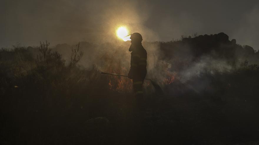 Investigado por causar un conato de incendio en Ourense durante trabajos de roza con un tractor
