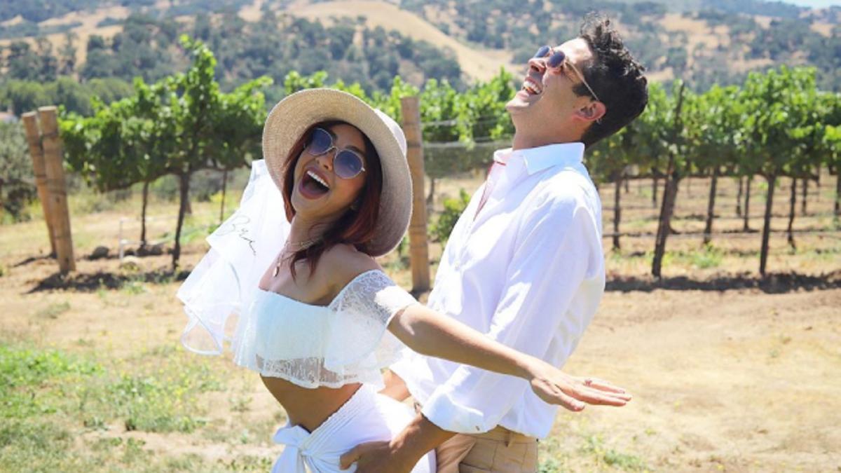 Sarah Hyland, de ‘Modern Family’, celebra el día de su no boda