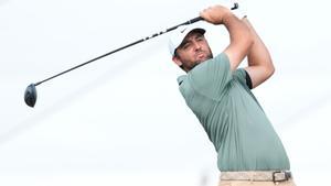 Scottie Scheffler,ya se situó lider en el Hero World Challenge, con vuelta inicial de -6