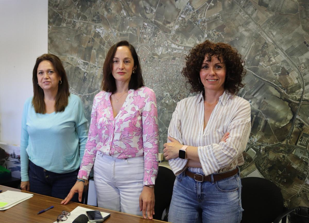 Ana Rodríguez, Lidia Bujalance y Raquel Casado, en la sede de Atrium Ulia en Montilla.