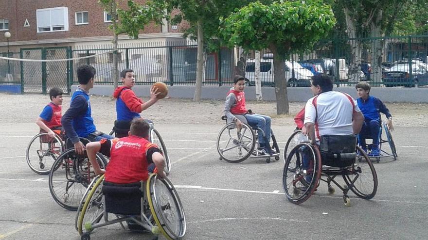 Atades pondrá en marcha una Escuela de Baloncesto Adaptado