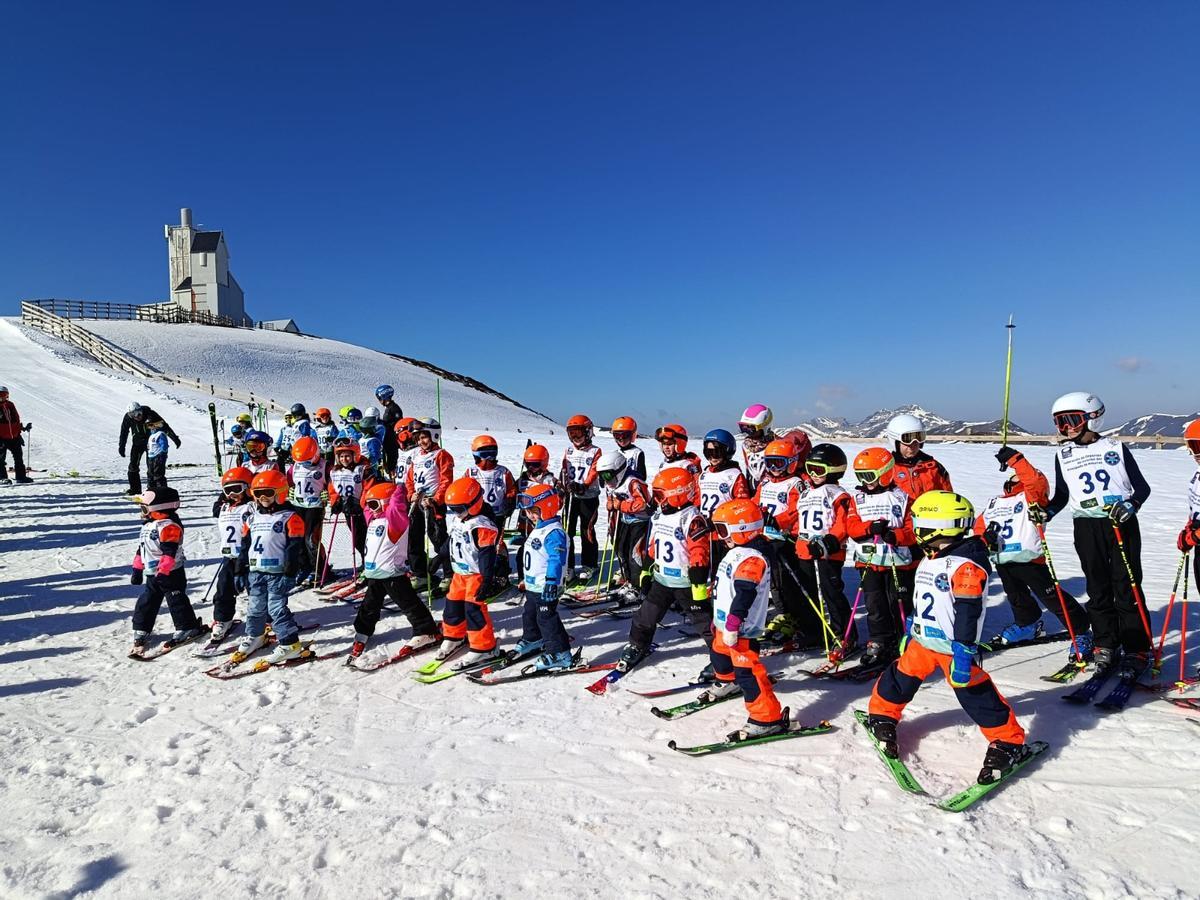 La Peque Carrera FDIPA de esquí alpino celebrada el pasado fin de semana