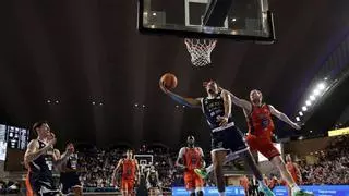 Un gran Alimerka Oviedo cae con todos los honores ante el líder Leyma Coruña en un partidazo (84-89)