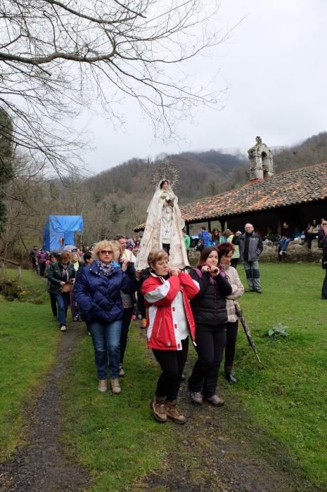 Romería en Piedracea, fiestas de la Flor de Lena