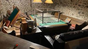 Destrosses en una casa rural d’Estanyol (Girona) per una festa il·legal amb un centenar de persones