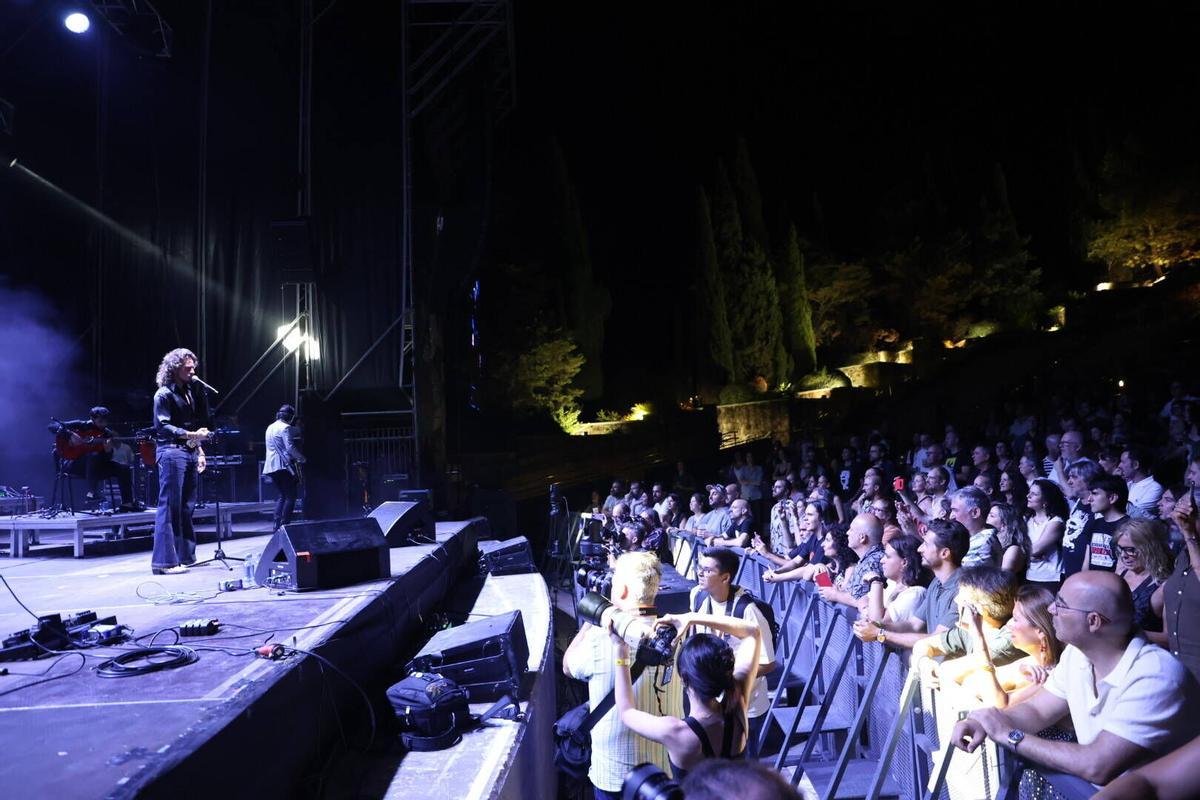 Kiki Morente estrena 'Omega 30 aniversario' en el Festival de la Guitarra Kiki Morente estrena 'Omega 30 aniversario' en el Festival de la Guitarra