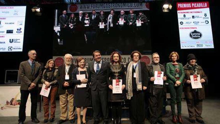 El chef Pedro Roca y la escritora Helena Villar, premios Picadillo