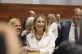 Fotogalería | Comparecencia de María Guardiola para su investidura