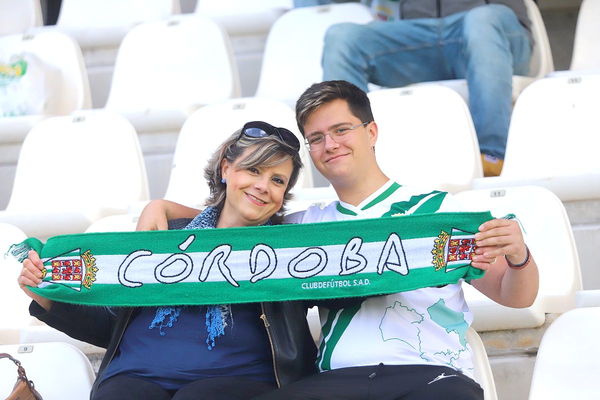 Córdoba CF - Las Palmas Atlético: Las imágenes de la afición en el Arcángel