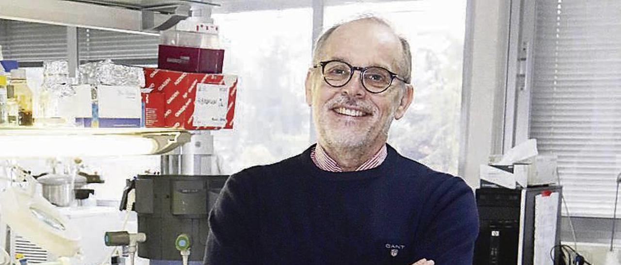 Antonio Figueras, científico del CSIC, en el laboratorio.