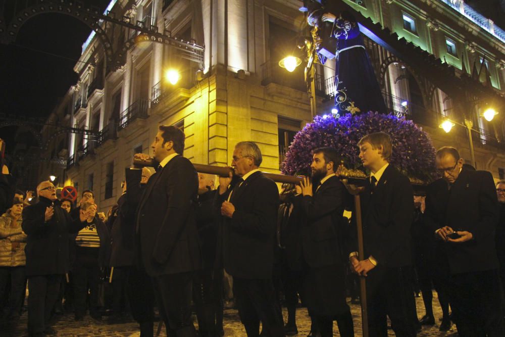 El último abrazo en Alcoy