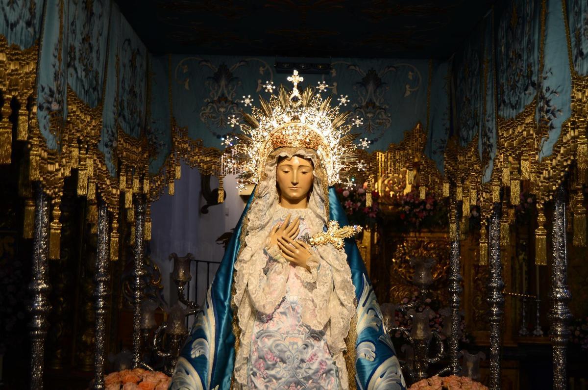 La Virgen de los Dolores, lista para desfilar por Lorca esta noche.