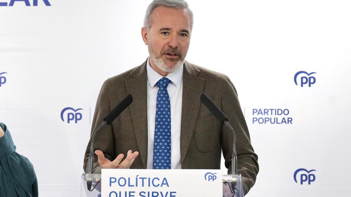 El presidente de Aragón y líder del PP, Jorge Azcón, en la sede de Zaragoza, este martes.