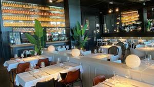 La sala del restaurante Casa Carmen en el Port Olímpic.
