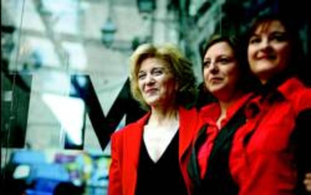 Marisa Paredes, Nuria Gallardo i Pilar Gil (d’esquerra a dreta), ahir, al Teatre Romea. Marisa Paredes, Nuria Gallardo i Pilar Gil (d’esquerra a dreta), ahir, al Teatre Romea.
