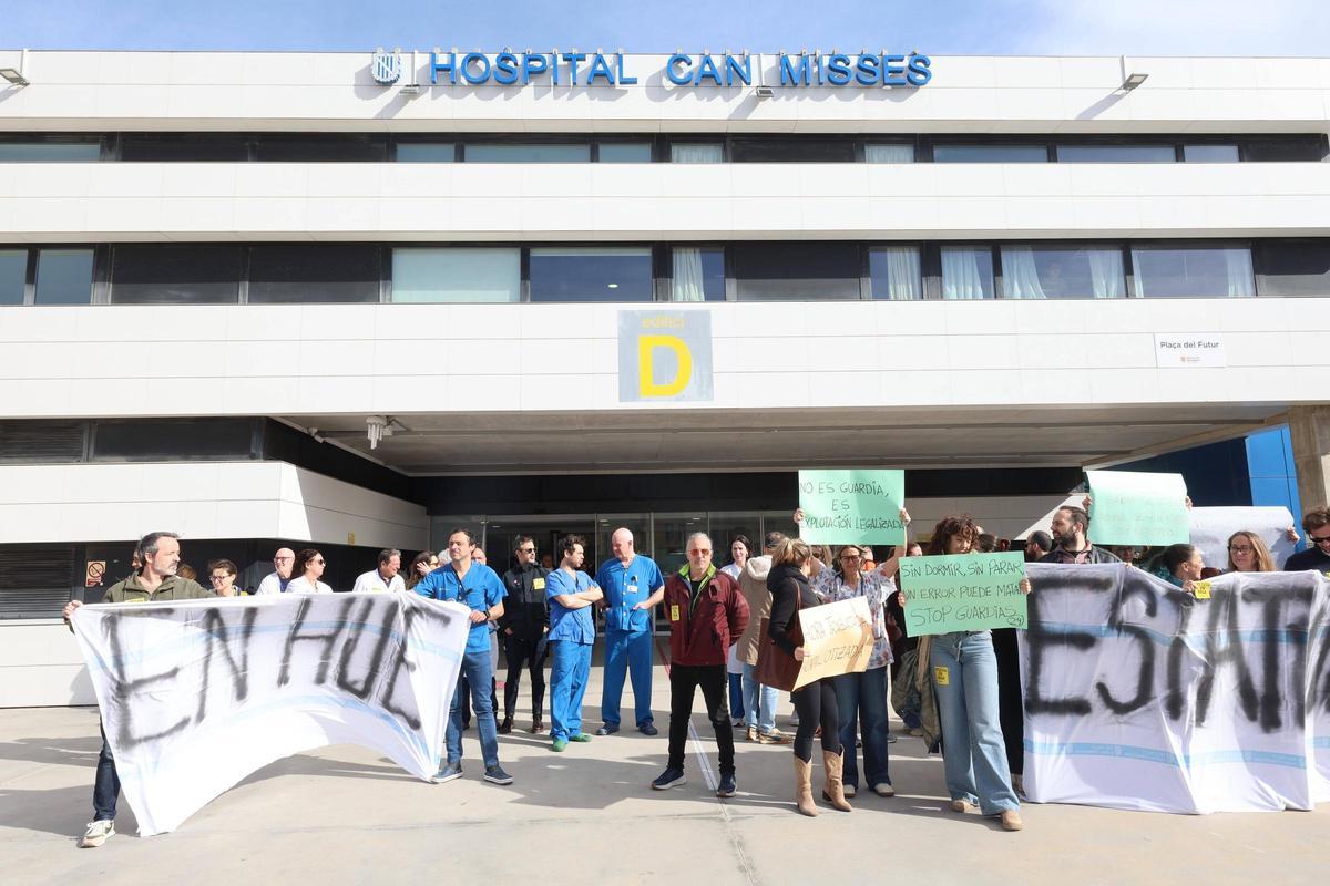 Todas las imágenes de la primera jornada de huelga de médicos en Ibiza