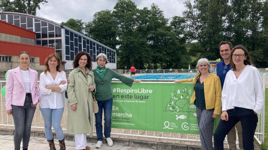 Adiós al puro en El Marqués y al &quot;pitu&quot; en la piscina: Grado inaugura sus espacios deportivos libres de humo