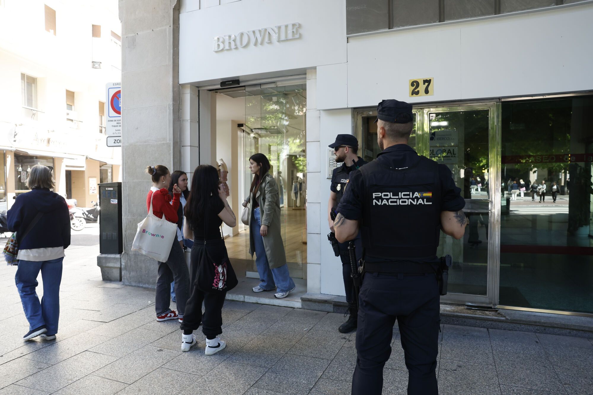 ZARAGOZA, 28/04/2025.- El Gobierno de Aragón ha activado el plan territorial de emergencias (Platear) en fase de emergencia nivel 2 ante el apagón eléctrico que desde las 12.30 horas afecta a toda la España peninsular por causas aún desconocidas, lo que permite contar con medios de la administración general del estado. El ejecutivo aragonés ha activado además el Centro de Coordinación Operativa Integrada (CECOPI) para hacer el seguimiento de la emergencia y también ha contactado con hospitales y residencias para conocer sus posibles necesidades. 