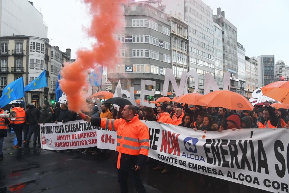 Concentración de trabajadores de Alcoa en A Coruña