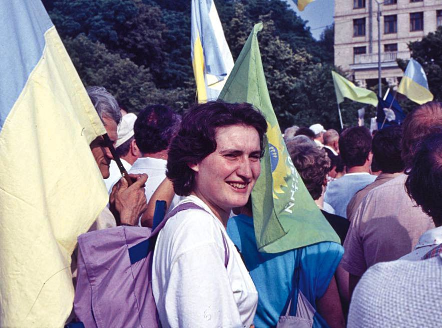 Sara Gutiérrez nuna manifestación pola independencia d&#039;Ucrania en Kiev na que dende aquelles revueltes se llama la Plaza de la Independencia (5 de xunetu de 1991)