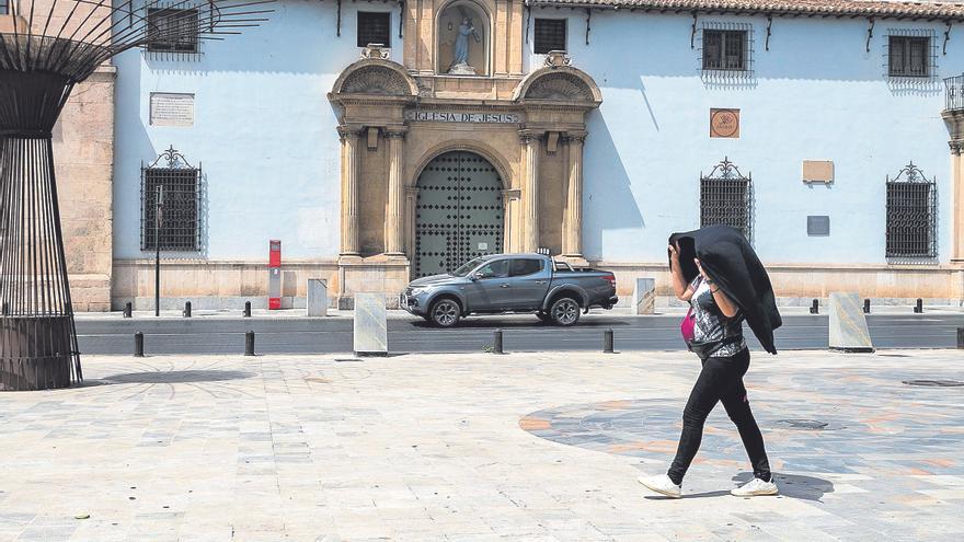 Las plazas de Murcia que ayudan a sobrellevar el calor y las que no