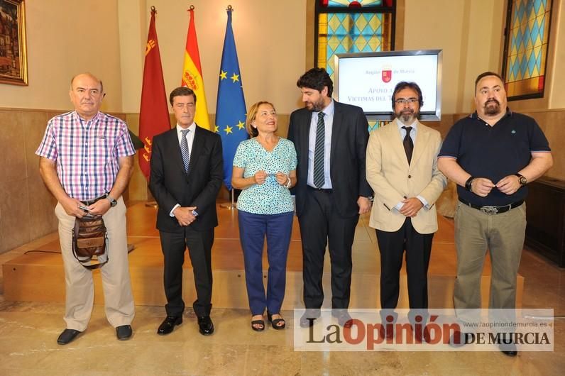 Murcia, primera comunidad en entregar tarjetas identificativas a las víctimas del terrorismo que dan descuentos y prestaciones