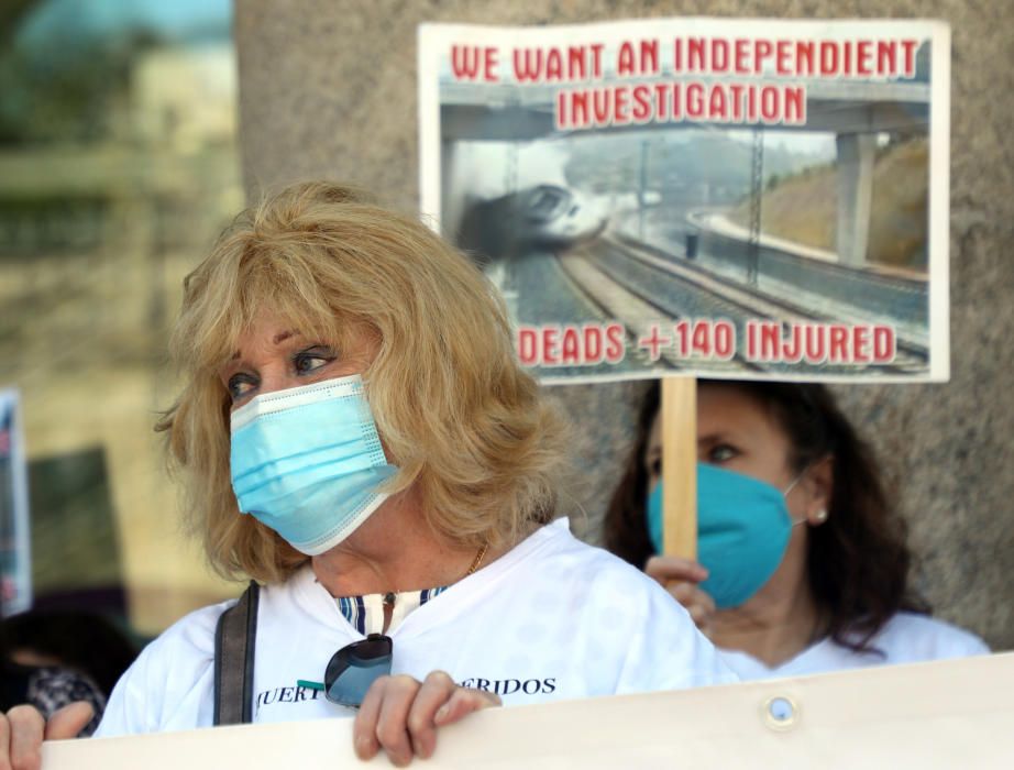 Manifestación de las víctimas en el Obradoiro