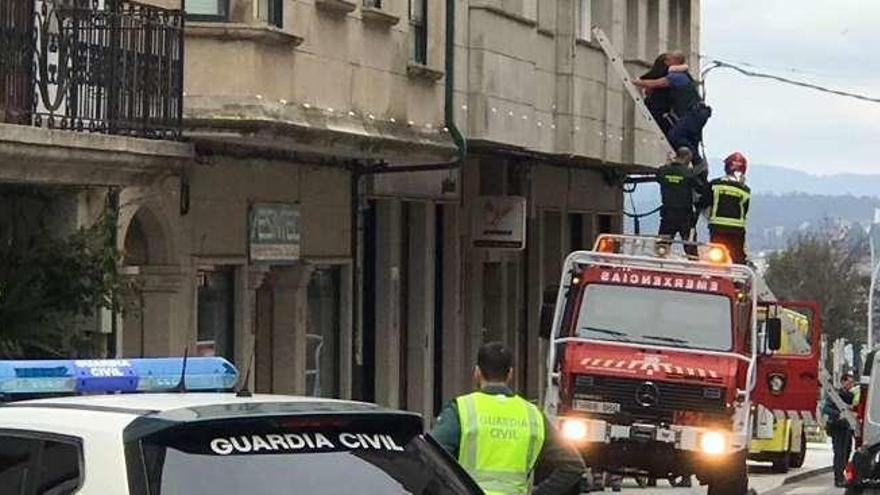 El caso del hombre que disparó a su exmujer e intentó suicidarse en O Grove, causa compleja