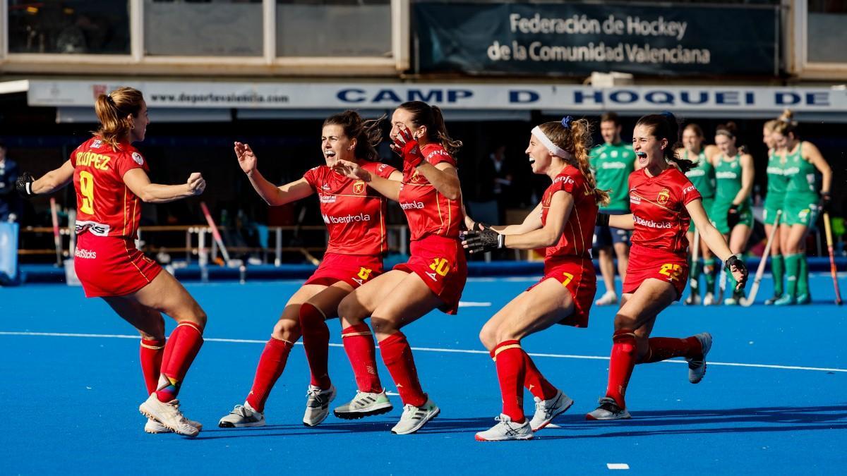 Las 'RedSticks' celebran un gol