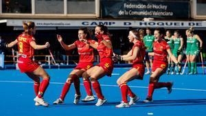 Las RedSticks celebran un gol