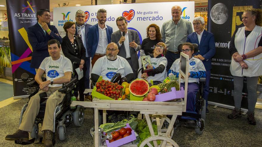 Presentación de la prueba en el mercado de As Travesas. // FDV