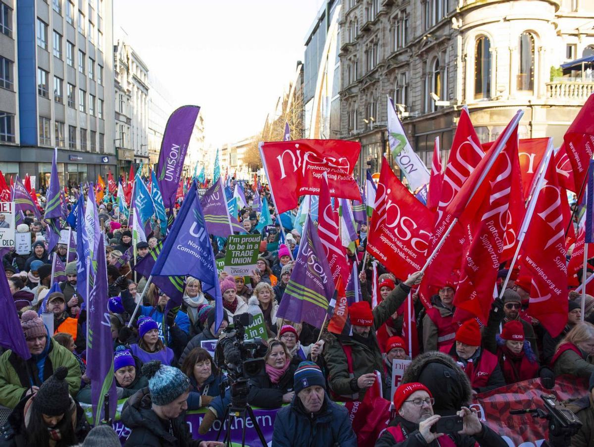 Irlanda del Nord encara pateix el bloqueig institucional arran del Brexit