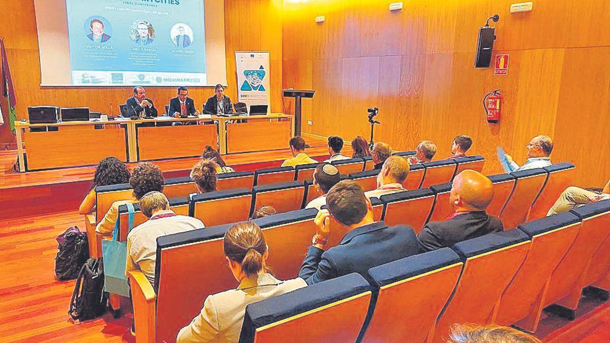 Una imagen del encuentro celebrado en el OMAU de Málaga.
