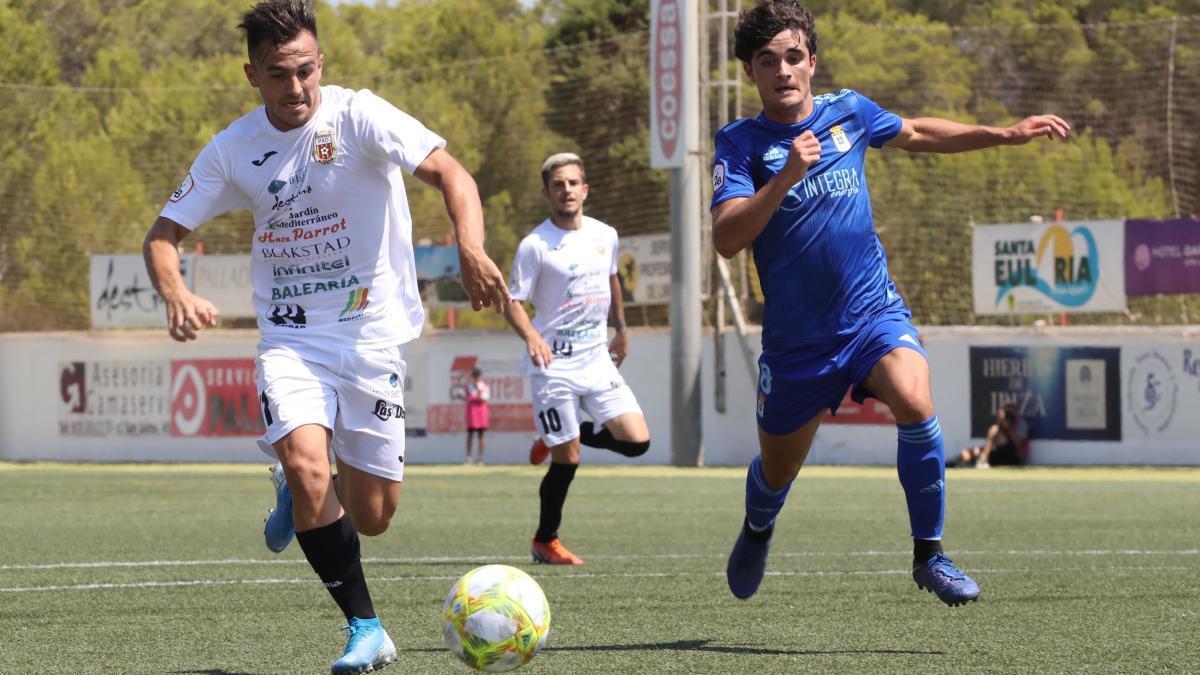 Marc Fraile, en una acción ante el Oviedo B de la pasada campaña en Segunda B.