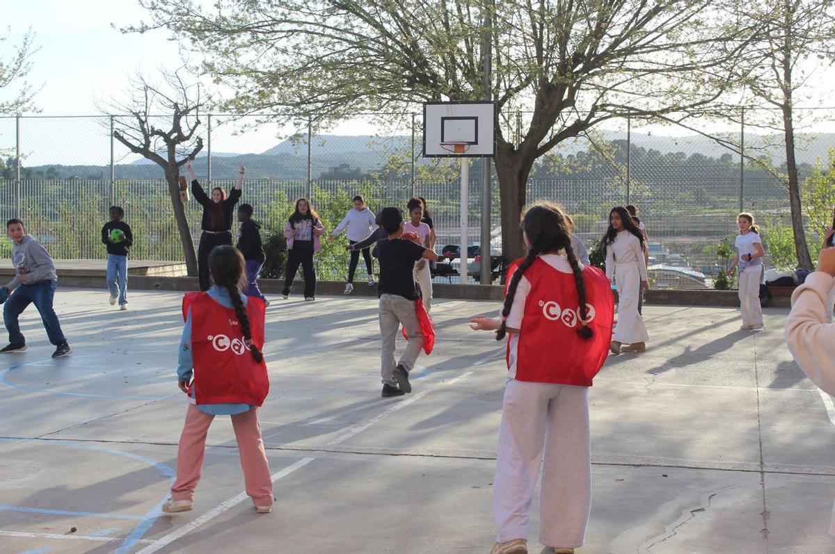 Participants en un dels projectes per a joves del CAE