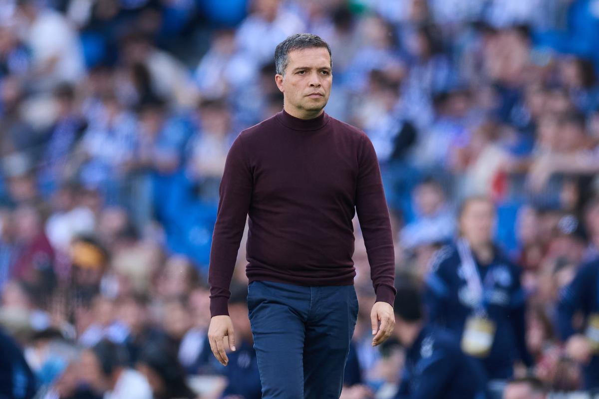 El entrenador del Levante UD, Luís Castro, durante el encuentro.