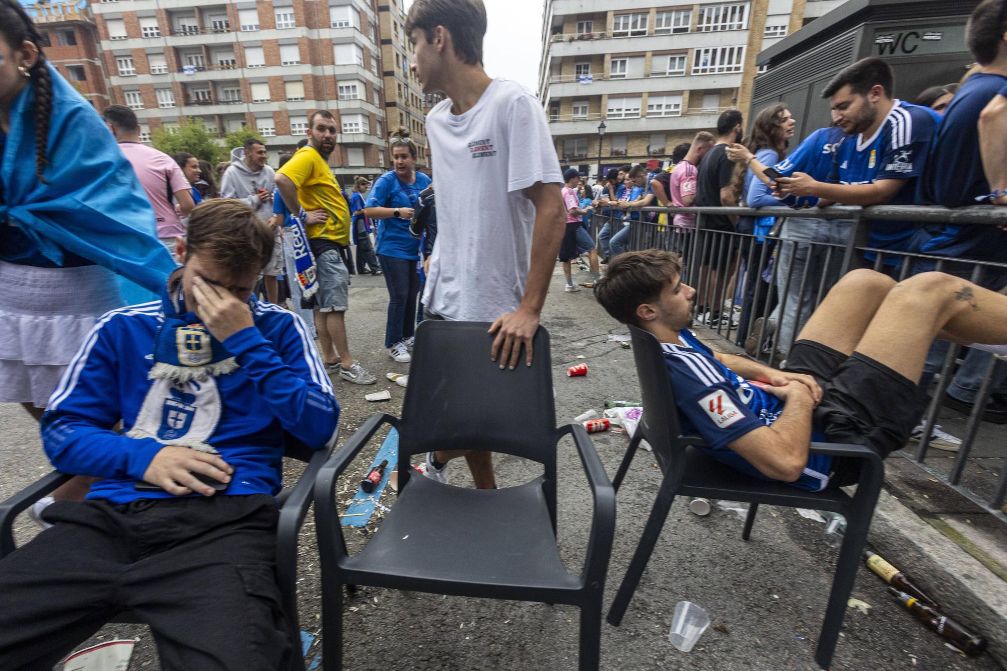 EN IMÁGENES: La afición del Oviedo se echó a la calle para ver el partido contra el Espanyol