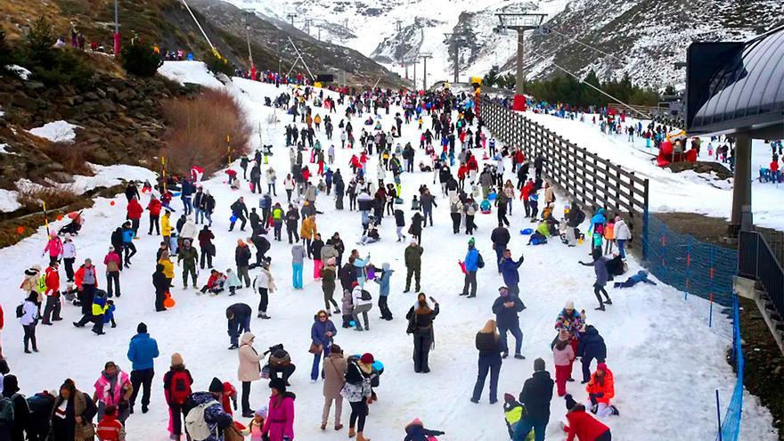 Sierra Nevada anuncia un forfait para dos días por 89 euros: estas son las novedades de la estación de esquí esta temporada