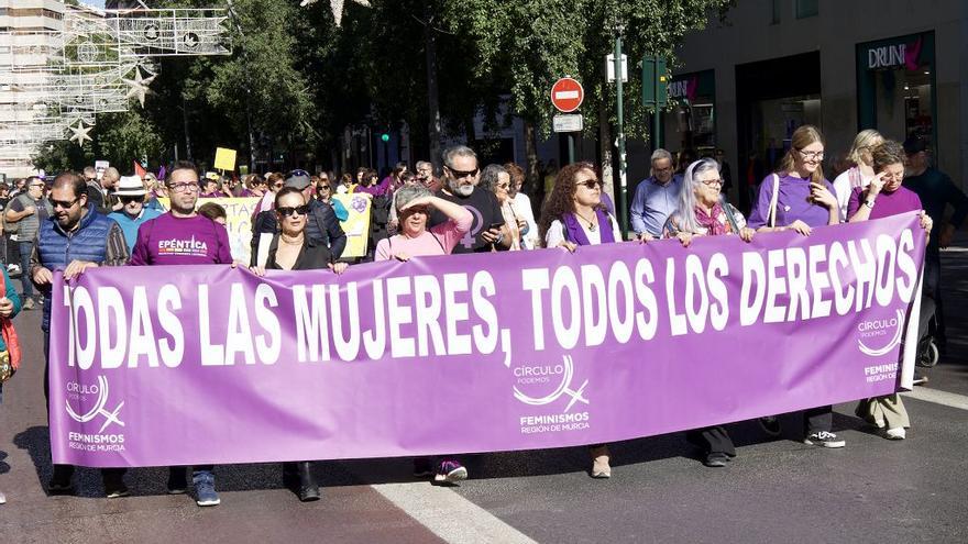 Miles de mujeres de la Región salen a la calle por el 25N: &quot;Vivas nos queremos, ni una menos&quot;