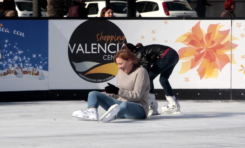 Pista de hielo y tiovivo en la Plaza del Ayuntamiento