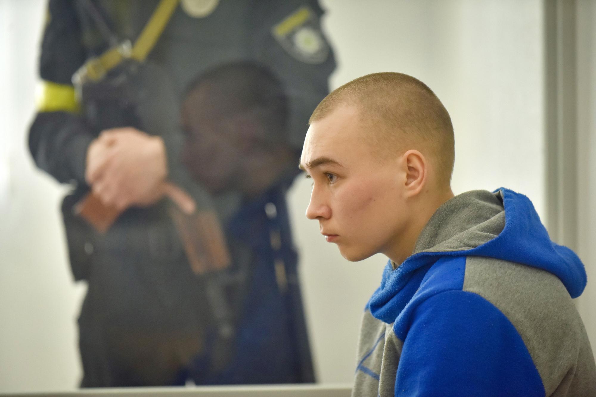 Piden cadena perpetua para un soldado ruso en ucrania