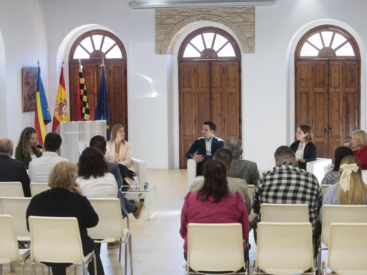 Numeroso público se dio cita en el foro impulsado por Levante-EMV y Aigües de Paterna.