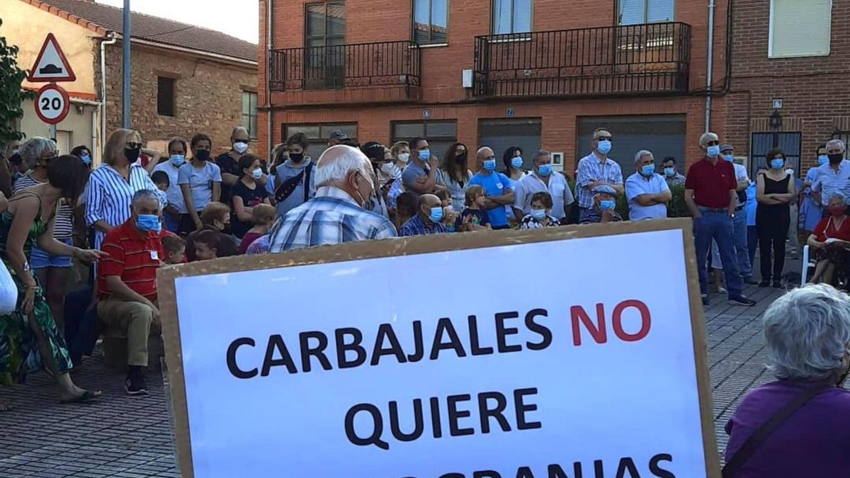 Imagen de archivo de una manifestación en Carbajales. | Plataforma en Defensa del Medio Ambiente Tierra de Alba