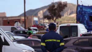Unas 9.000 personas han abandonado Santorini por temor a la oleada de terremotos
