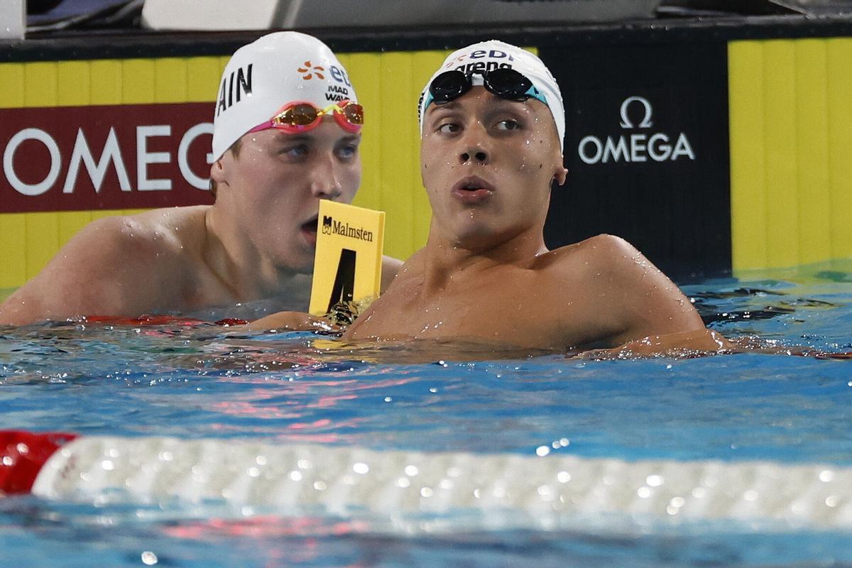 PARIS (France), 12/08/2026.- David Popovici (R) of Romania reacts after winning the Men's 100m Freestyle Final of the Swimming at the European Aquatics Championships in Paris, France, 12 August 2026. (100 metros, Francia, Rumanía) EFE/EPA/MOHAMMED BADRA