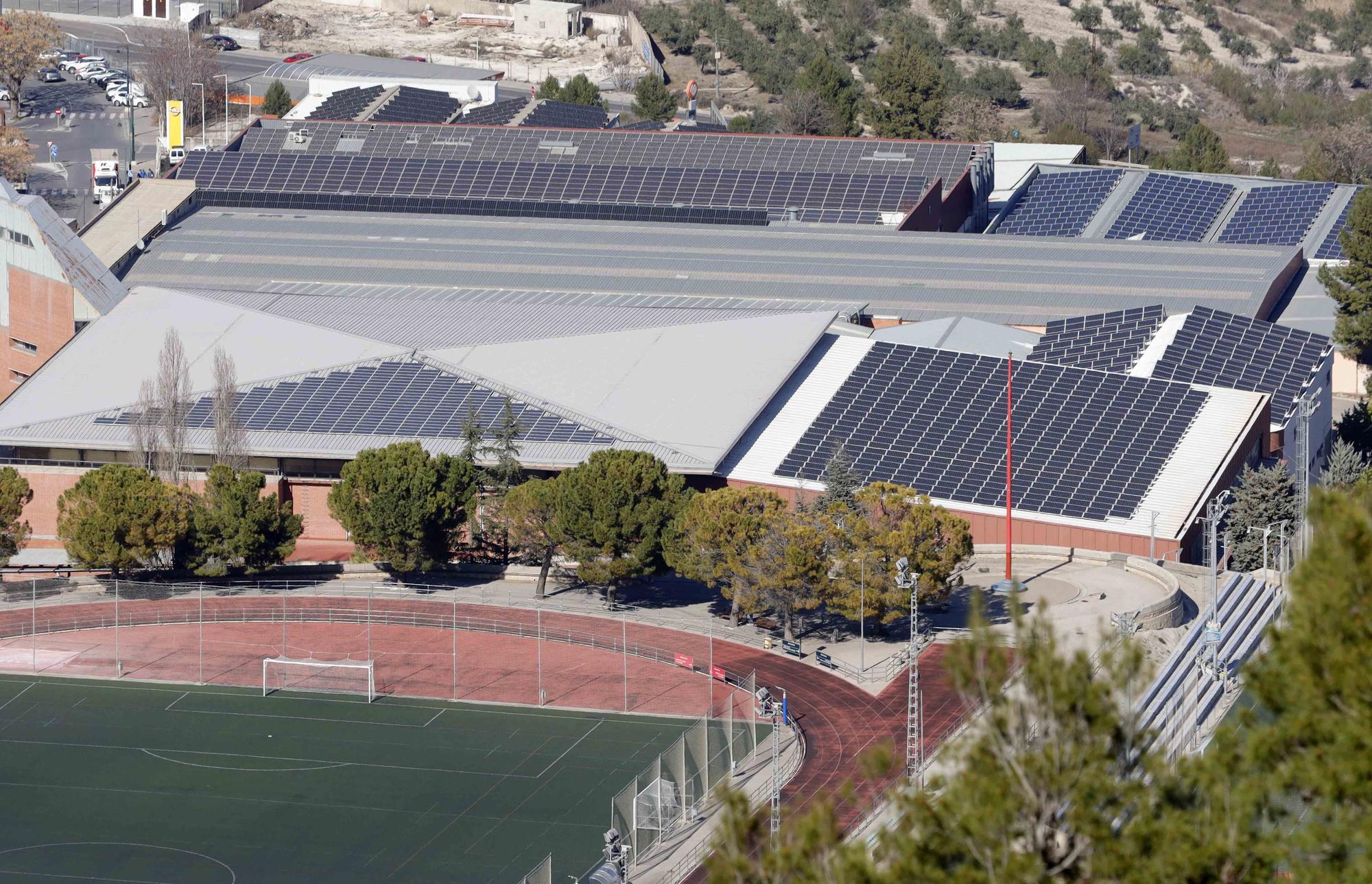 La instalación de placas solares en empresas, viviendas y edificios públicos de Alcoy aumenta un 74% en los últimos años