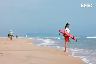 Fallece un bañista de 84 años en la playa de Xeraco