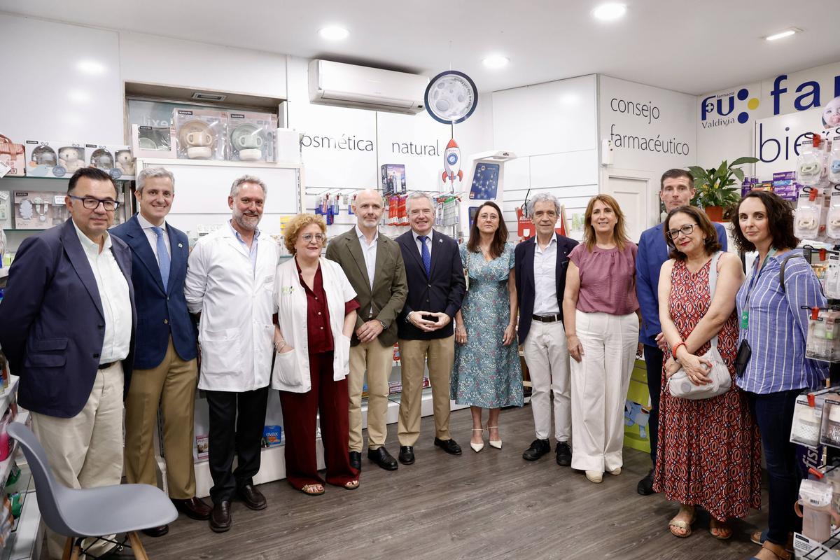 Córdoba. La subdelegada del Gobierno estará acompañada por el director provincial de MUFACE en Córdoba, Luis González Rivas; el presidente del Colegio Oficial de Farmacéuticos de Córdoba, Rafael Casaño; el gerente del Colegio Oficial de Médicos de Córdoba, Gonzalo Bajo Prados; y representantes de las entidades aseguradoras ADESLAS y ASISA en Córdoba, que participarán en el acto de primera dispensación del Sistema de Receta Electrónica de MUFACE (SIREM)
